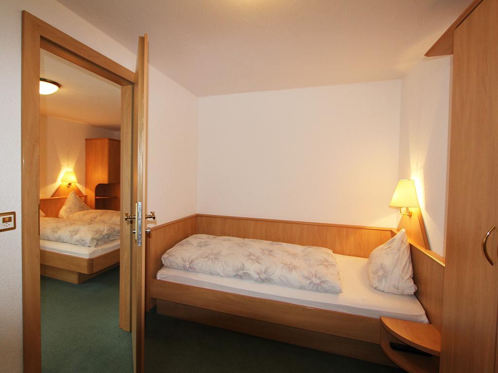 Hotel Monte-Moro Saas-Almagell Habitación foto