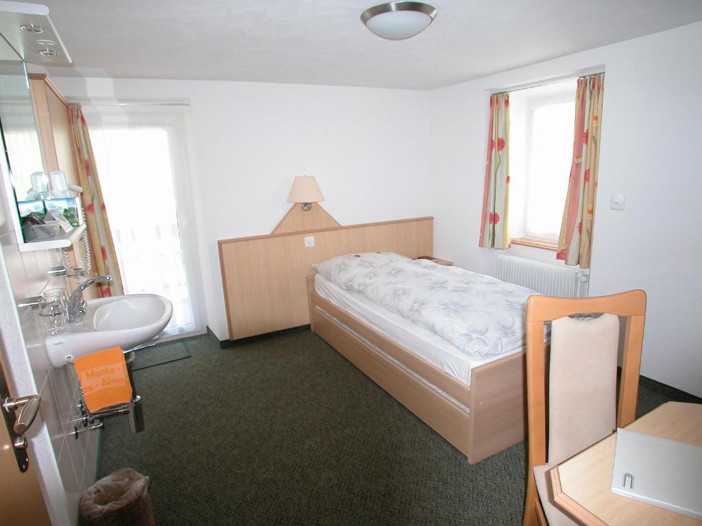 Hotel Monte-Moro Saas-Almagell Servicios foto